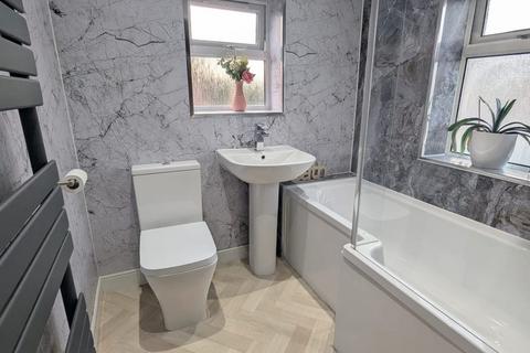 3 bedroom semi-detached house for sale, Cemetery Road, Laceby, DN37