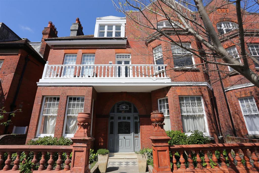 Palmeira Avenue, Hove
