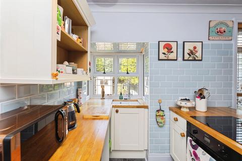 3 bedroom semi-detached house for sale, Kenley Avenue, Bradford
