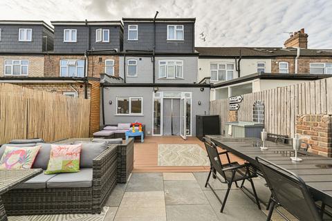 3 bedroom house to rent, Eveline Road, Mitcham, CR4