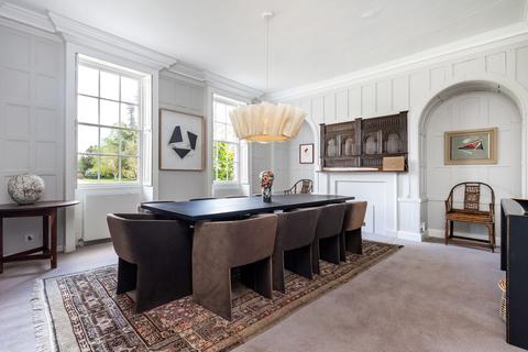 6 bedroom semi-detached house to rent, The Close, Winchester, SO23
