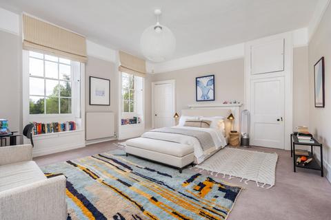 6 bedroom semi-detached house to rent, The Close, Winchester, SO23