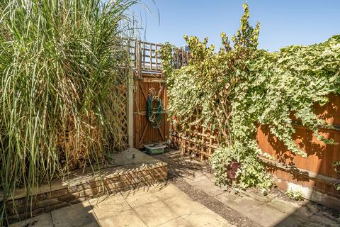 2 bedroom terraced house for sale, Bruce Road, London, E3