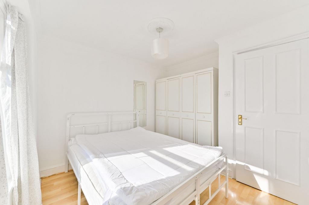 Apartment in London - View 4
