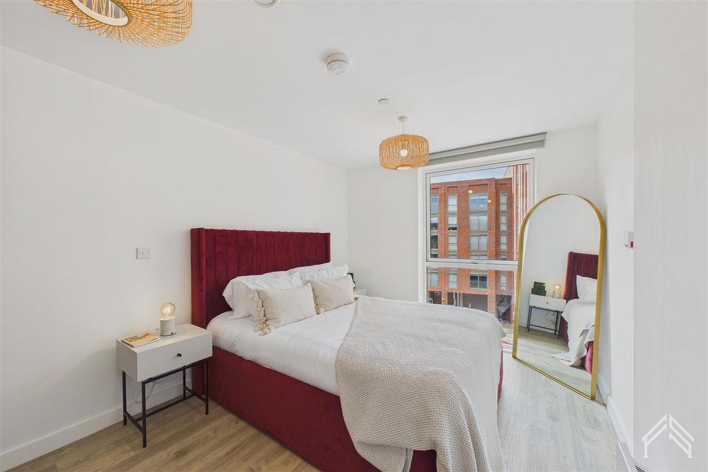 Apartment in Birmingham, West Midlands - View 4