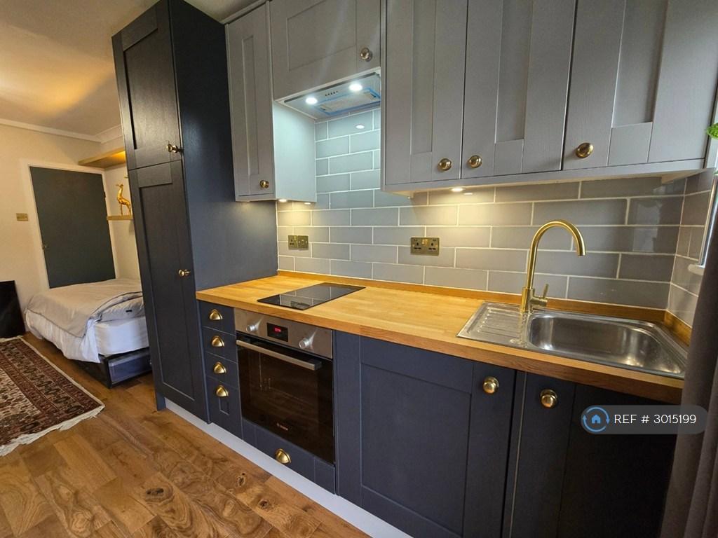 House in London - View 3