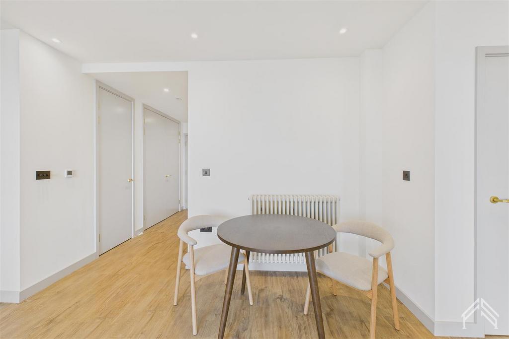 Apartment in Walthamstow - View 2