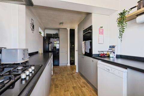 4 bedroom semi-detached house for sale, Badlesmere Road, Eastbourne