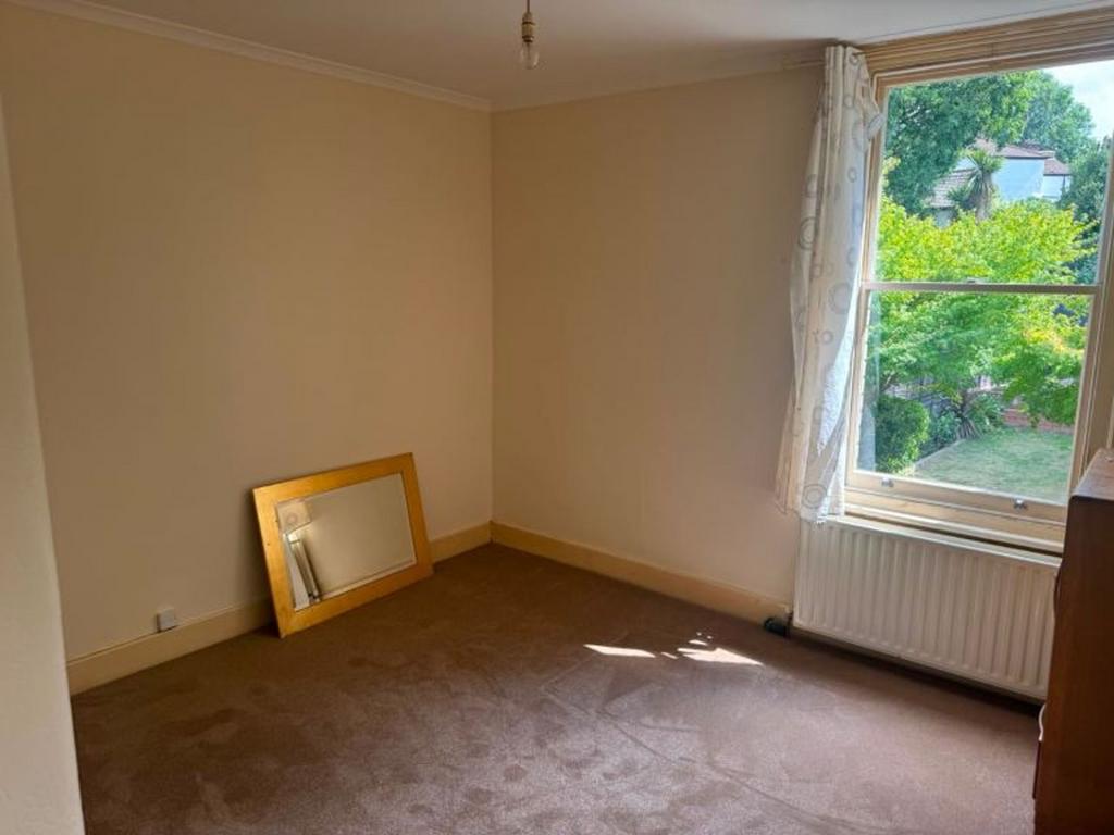 Apartment in Croydon - View 4