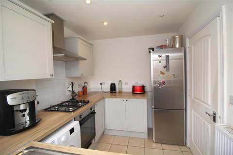 3 bedroom townhouse for sale, Kestrel Drive, Bourne