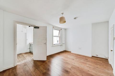 2 bedroom end of terrace house for sale, Cricklade Road, Swindon, Wiltshire, SN2