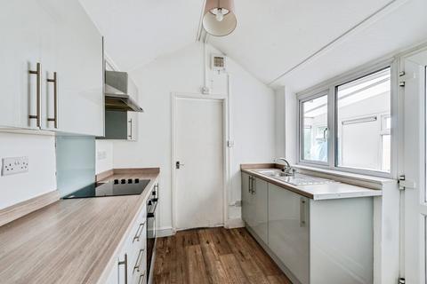 2 bedroom end of terrace house for sale, Cricklade Road, Swindon, Wiltshire, SN2