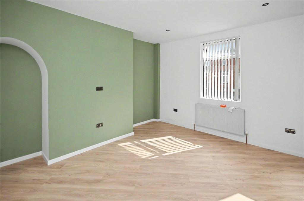 House in Leeds, Hunslet - More
