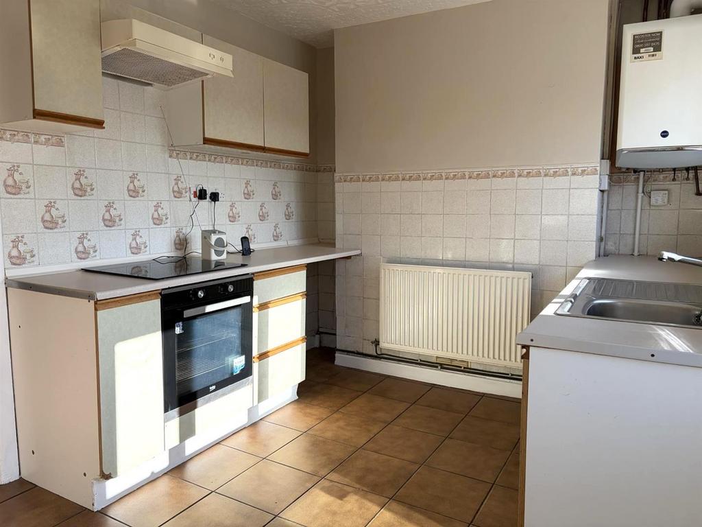 House in Llanelli - View 3