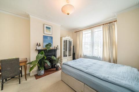1 bedroom maisonette for sale, Pevensey Road, London SW17