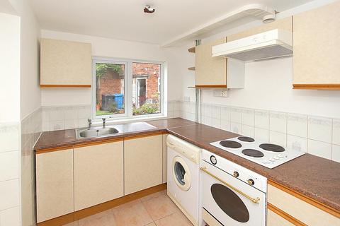 2 bedroom cottage to rent, WOMBOURNE, Gravel Hill