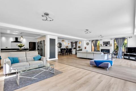 undefined, Malford Grove, London E18