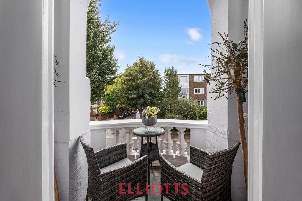 Apartment in Brighton - View 4