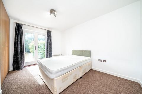 2 bedroom flat for sale, The Grove, Isleworth TW7