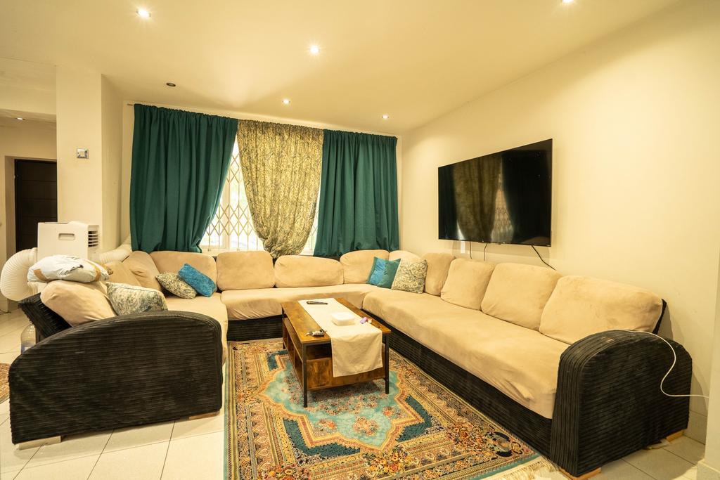 House in Greenford - View 2