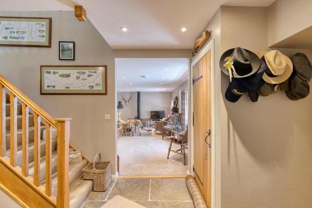 House in Hume - More