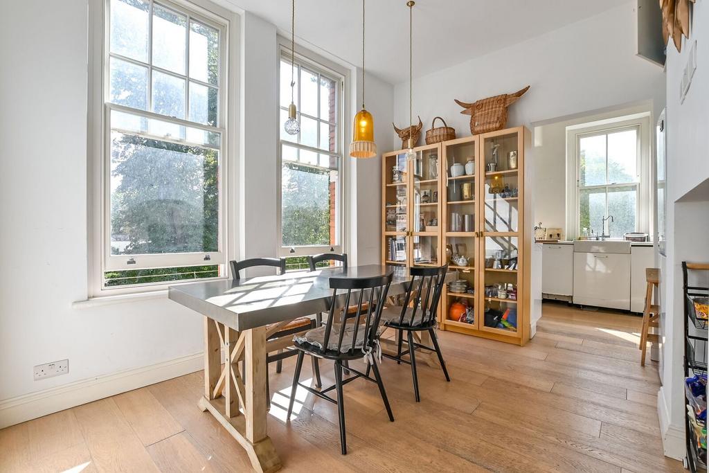 Apartment in London - More