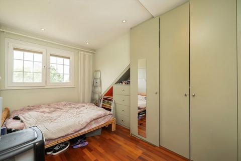 2 bedroom flat to rent, Connaught Road, London NW10