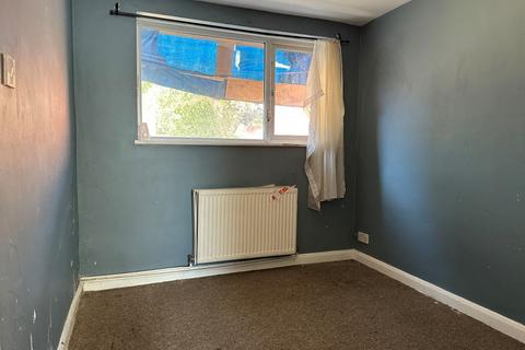 undefined, Flat 2, 6 Moorlands Road, Camberley, Surrey, GU15 3AE