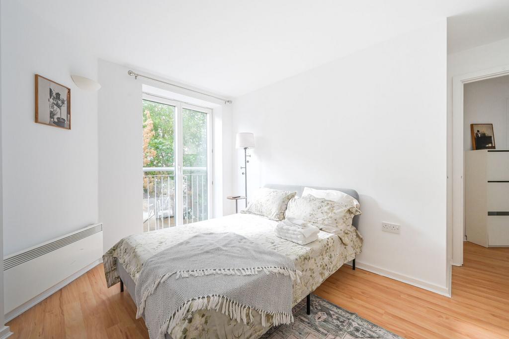 Apartment in London - View 5