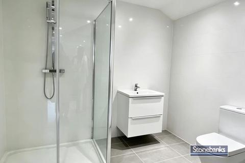 Studio to rent, Windsor Street, Uxbridge UB8