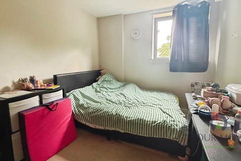 2 bedroom flat for sale, Dutton House Southmere Drive, London SE2