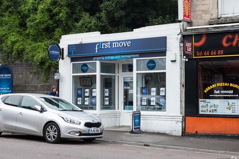 Retail property (high street) to rent, 10b New Rd Chippenham SN15 1HH