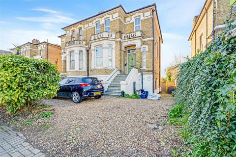 2 bedroom apartment for sale, Uxbridge Road, Hampton Hill TW12