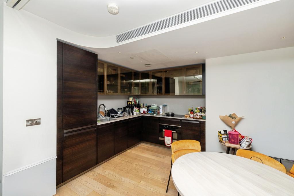 Apartment in London - View 5