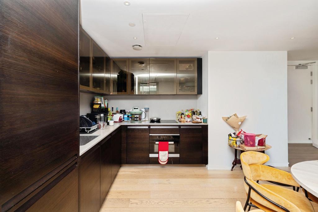 Apartment in London - More