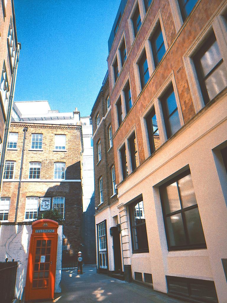 Apartment in London - View 3
