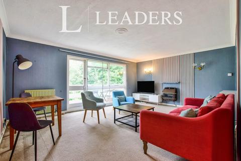 undefined, Willow Court, Willow Bank, M14