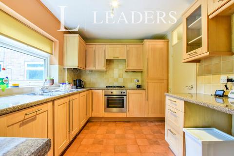 undefined, Willow Court, Willow Bank, M14