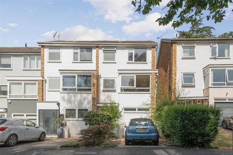3 bedroom end of terrace house for sale, Savona Close, London
