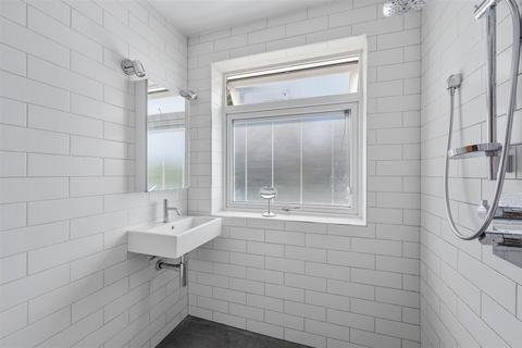 3 bedroom end of terrace house for sale, Savona Close, London