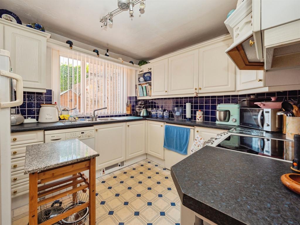 House in Dorchester - View 5