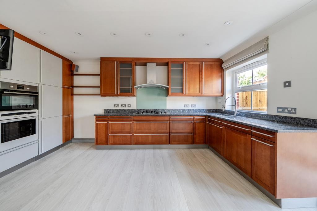House in London - View 5