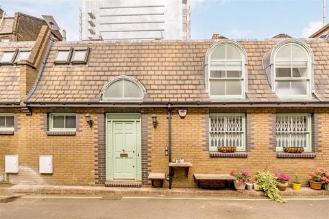 2 bedroom flat to rent, London Mews, London W2