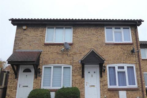 2 bedroom house to rent, Pytchley Close, Luton LU2