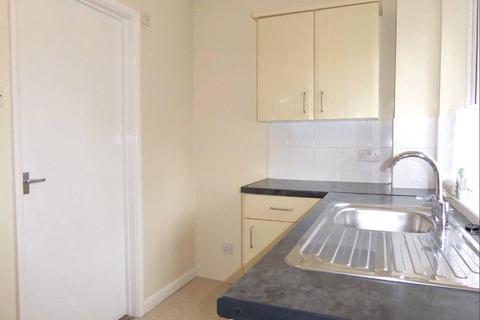 2 bedroom house to rent, Pytchley Close, Luton LU2