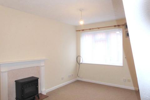 2 bedroom house to rent, Pytchley Close, Luton LU2