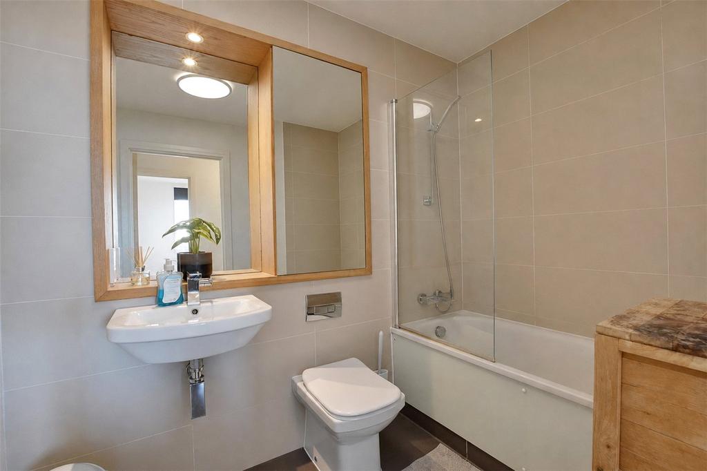 Apartment in Greenwich - More