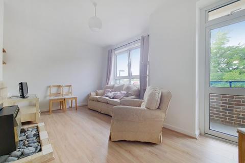 4 bedroom flat to rent, Idonia Street, Maple House Idonia Street, SE8