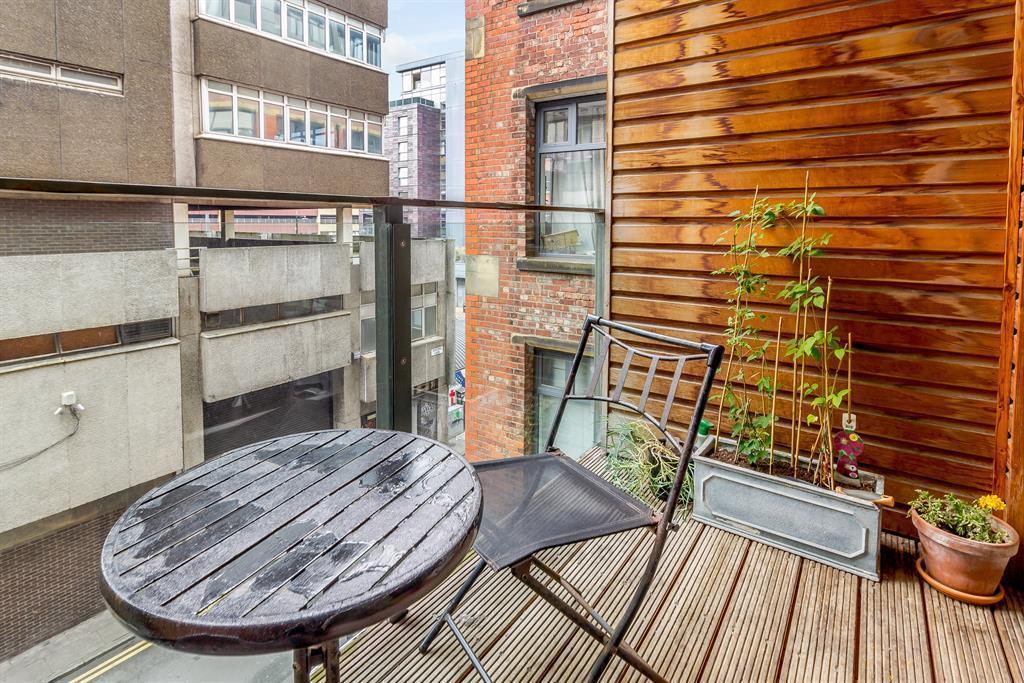 Apartment in Manchester, Northern Quarter, City Centre - View 3