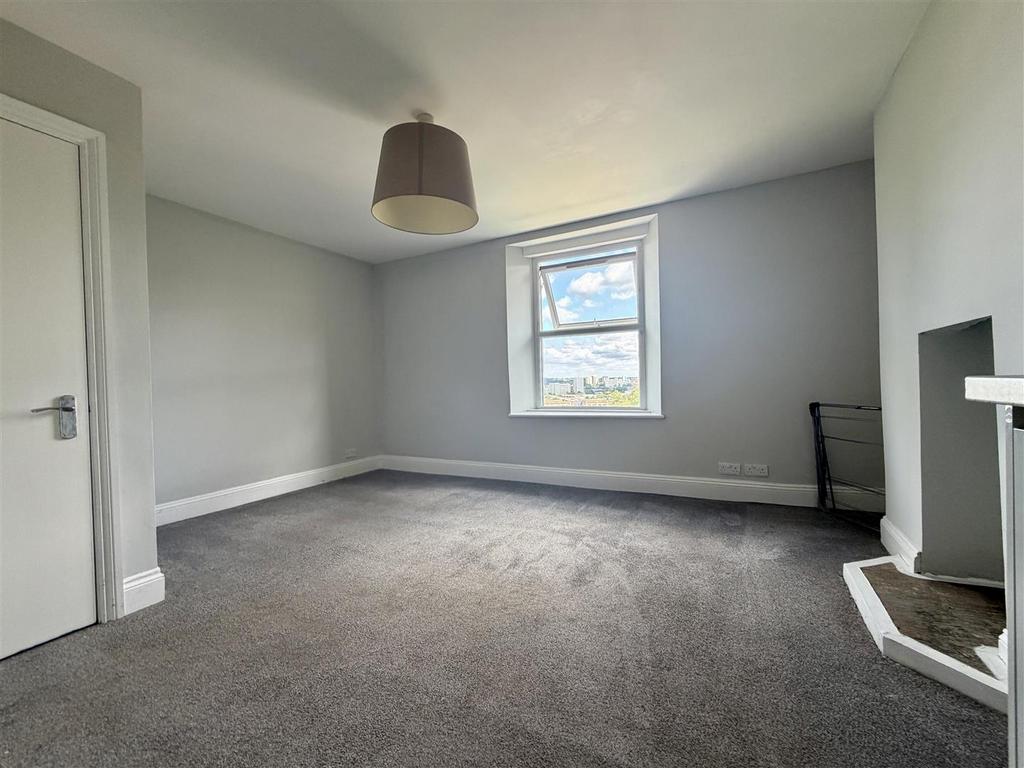 Apartment in Bristol - View 3